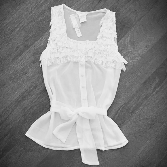 Esley Tops - Esley Sheer sleeveless button down top